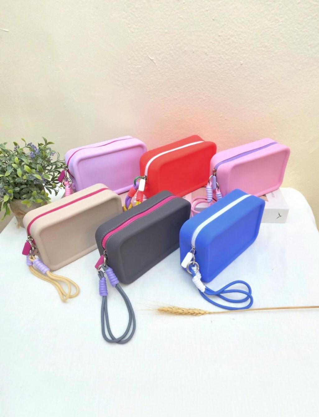Waterproof Silicone Makeup Bag: Travel Toiletry Organizer Pouch, Minimalist Style