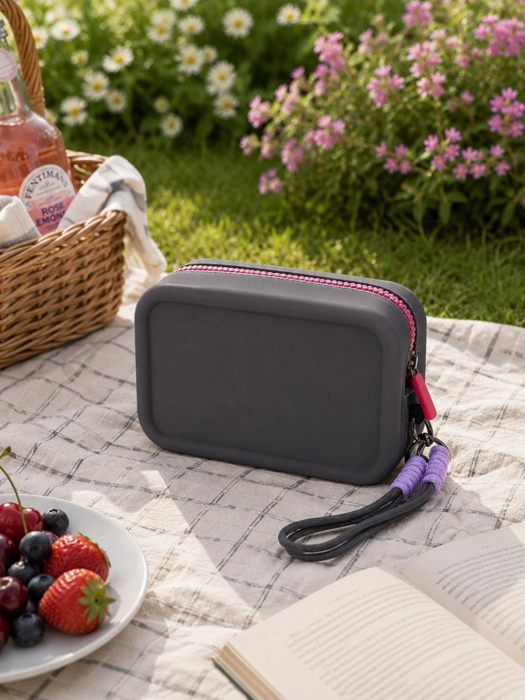 Waterproof Silicone Makeup Bag: Travel Toiletry Organizer Pouch, Minimalist Style