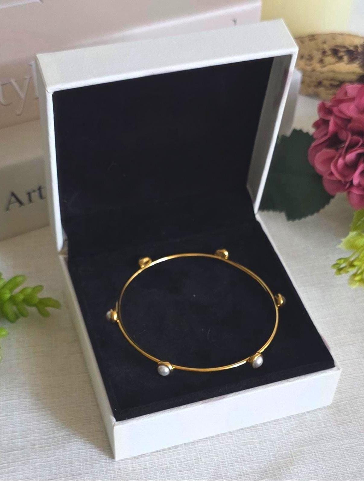 Gold Plated Stainless Steel Bracelet with Pearl and Zirconia – Minimalist Luxury Jewelry