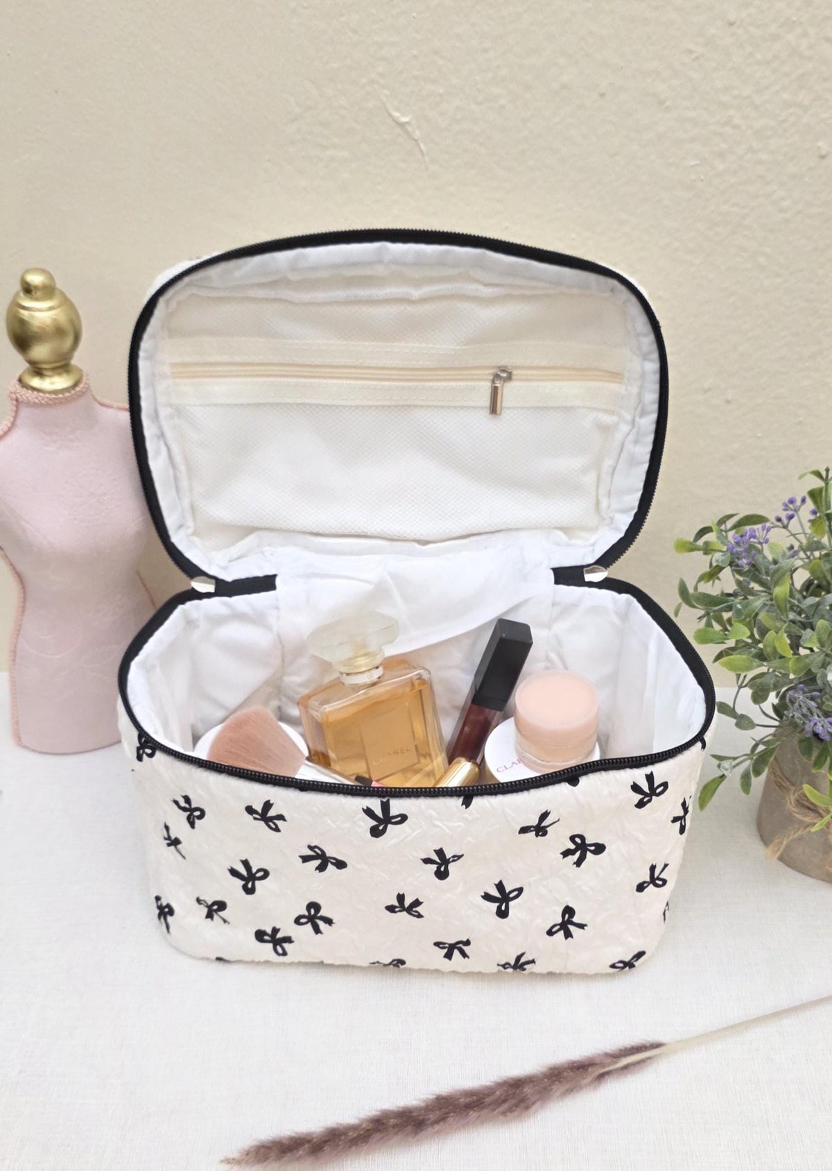 White Quilted Bow Makeup Bag, Double Zipper Travel Cosmetic Case