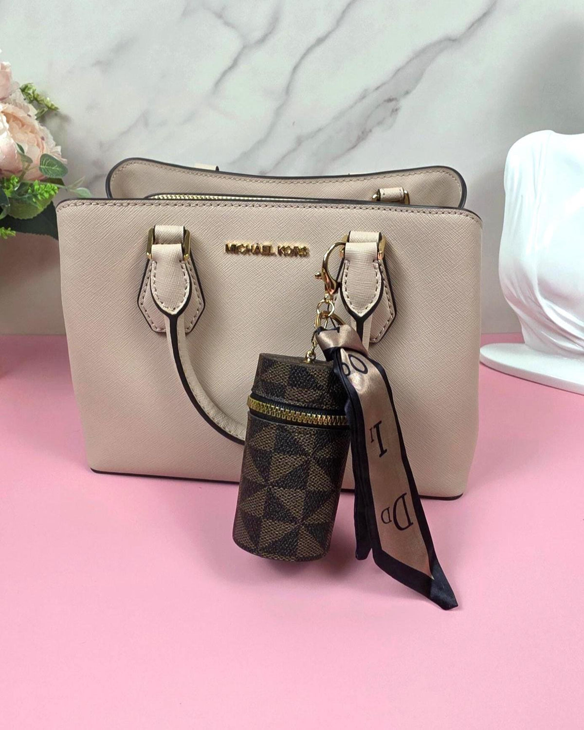 Mini Coin Purse Keychain, Vegan Leather Coin Pouch, Zipper Wallet Charm, AirPods Case, Purse Accessory, Gift for Women