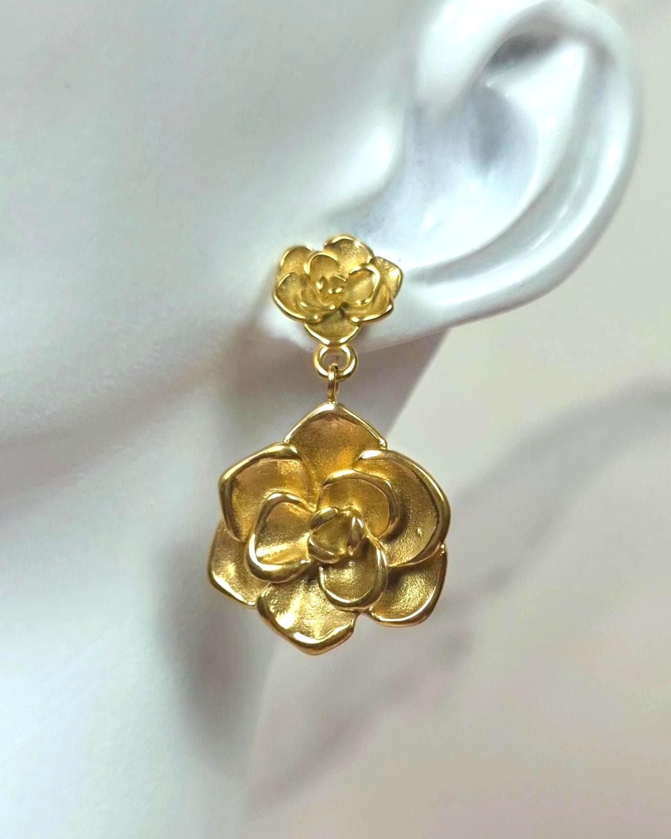 Flower Drop Earrings, 18K Gold Plated Stainless Steel Floral Dangle Earrings, Water Resistant Hypoallergenic, Gift for Women
